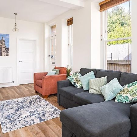 Spacious 2 Bedroom House With Stunning Views 巴斯 外观 照片