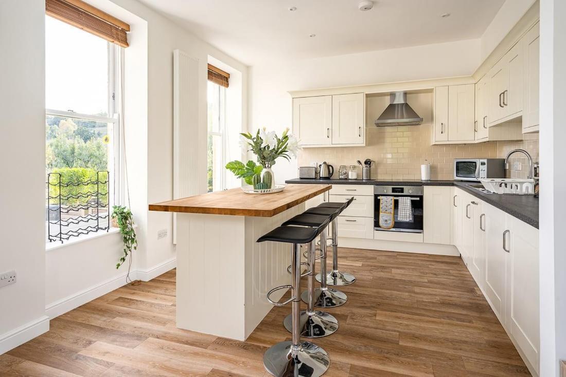Spacious 2 Bedroom House With Stunning Views 巴斯 外观 照片