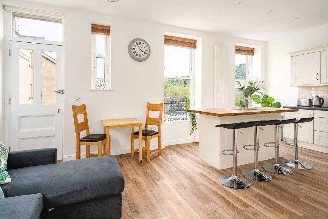 Spacious 2 Bedroom House With Stunning Views 巴斯 外观 照片